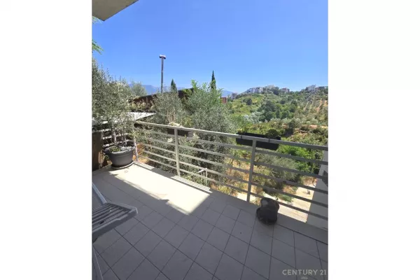 Shtepi me qera Apartament ne Tirane, 3+1, Mobilimi E mobiluar, Pagesa 1,000  Euro.