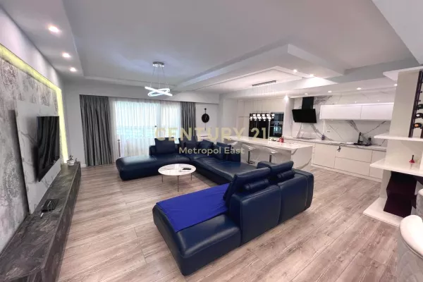 Shtepi me qera 3+1 ne Tirane - 1,800 Euro