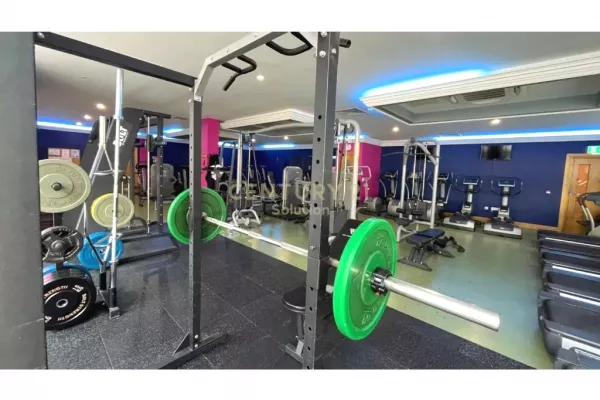 Business Property for Rent 3+1 in Tirana - 3,500 Euro