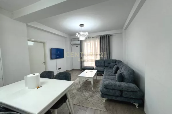 Shtepi me qera 2+1 ne Tirane - 620 Euro