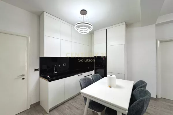 Shtepi me qera 2+1 ne Tirane - 620 Euro