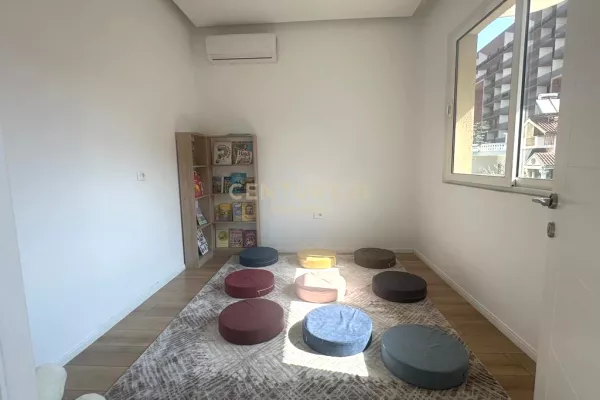 Shtepi me qera 2+1 ne Tirane - 2,500 Euro
