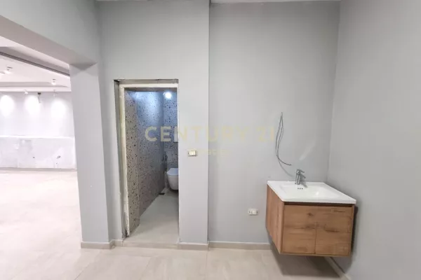 Business Property in Sale 1+1 in Tirana - 140,000 Euro