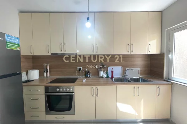 Shtepi me qera Apartament ne Tirane, 3+1, Mobilimi E mobiluar, Pagesa 690  Euro.