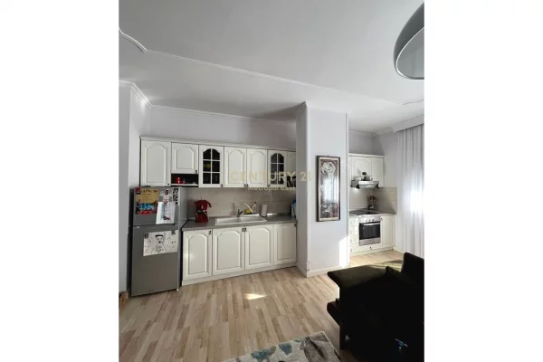 Shtepi me qera Apartament ne Tirane, 2+1, Mobilimi E mobiluar, Pagesa 750  Euro.