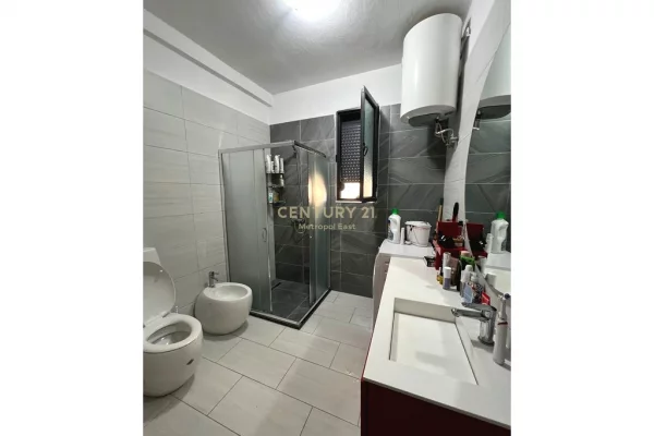 Shtepi me qera Apartament ne Tirane, 2+1, Mobilimi E mobiluar, Pagesa 750  Euro.