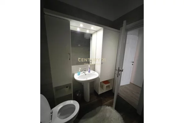 Shtepi me qera Apartament ne Tirane, 2+1, Mobilimi E mobiluar, Pagesa 750  Euro.