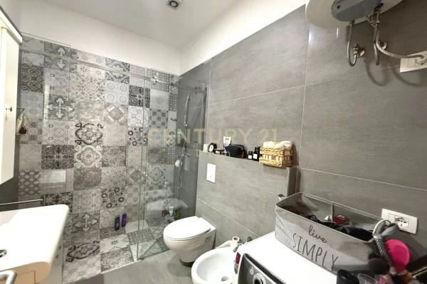 Shtepi me qera Apartament ne Tirane, 2+1, Mobilimi E mobiluar, Pagesa 1,200  Euro.