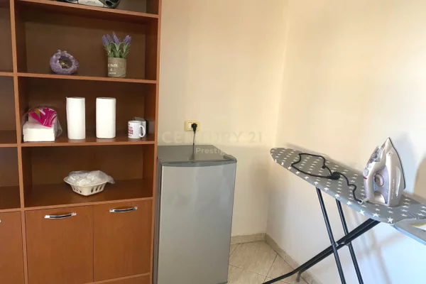 Shtepi me qera Apartament ne Tirane, 1+1, Mobilimi E mobiluar, Pagesa 410  Euro.