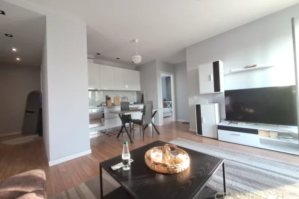 Shtepi ne shitje Apartament ne Tirane, 2+1, Mobilimi E mobiluar, Pagesa 145,000  Euro.