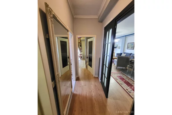 Shtepi ne shitje Apartament ne Tirane, 2+1, Mobilimi E mobiluar, Pagesa 285,000  Euro.