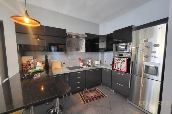 Shtepi ne shitje Apartament ne Tirane, 2+1, Mobilimi E mobiluar, Pagesa 285,000  Euro.