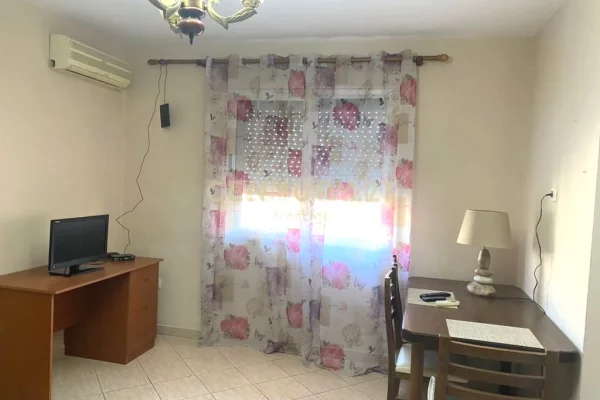 Shtepi me qera 1+1 ne Tirane - 420 Euro