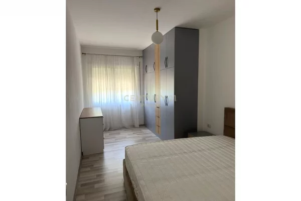 Shtepi ne shitje Apartament ne Tirane, 1+1, Mobilimi E mobiluar, Pagesa 97,000  Euro.