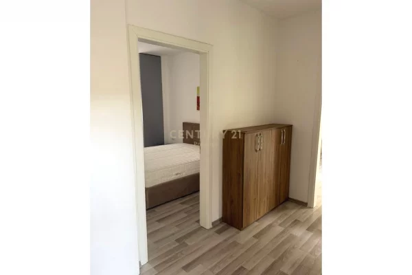 Shtepi ne shitje Apartament ne Tirane, 1+1, Mobilimi E mobiluar, Pagesa 97,000  Euro.