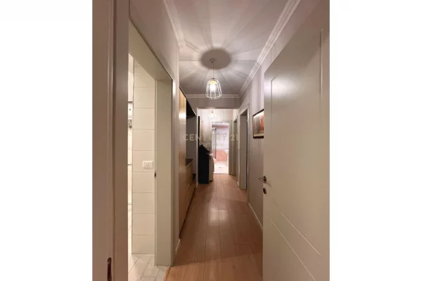 Shtepi me qera 3+1 ne Tirane - 1,100 Euro