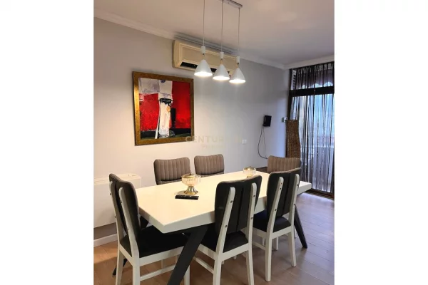 Shtepi me qera 3+1 ne Tirane - 1,100 Euro