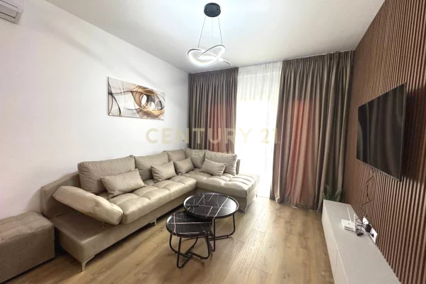 Shtepi me qera 2+1 ne Tirane - 1,200 Euro