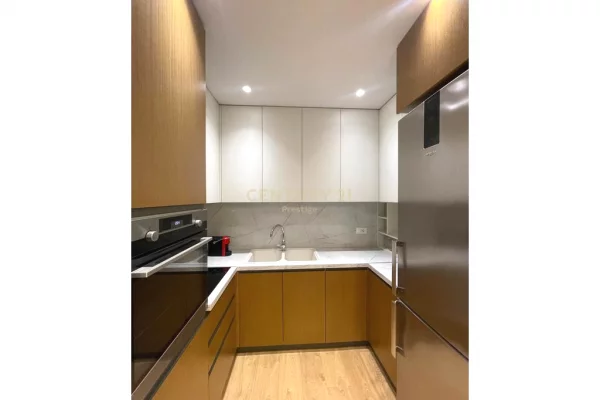 Shtepi me qera 2+1 ne Tirane - 1,350 Euro