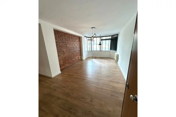 Business Property for Rent 3+1 in Tirana - 1,000 Euro
