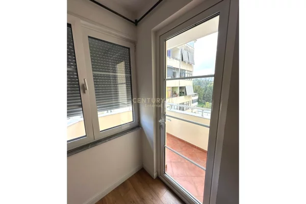 Business Property for Rent 3+1 in Tirana - 1,000 Euro