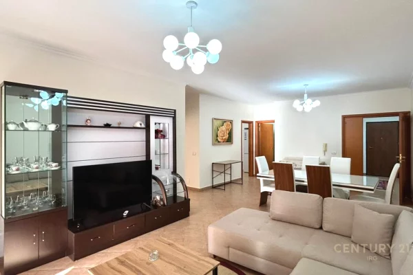 Shtepi me qera 2+1 ne Tirane - 950 Euro