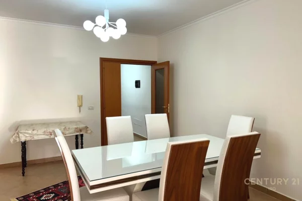 Shtepi me qera 2+1 ne Tirane - 950 Euro