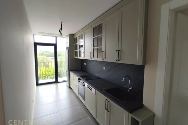 Business Property for Rent 3+1 in Tirana - 1,800 Euro