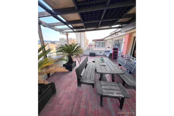 Shtepi me qera 3+1 ne Tirane - 2,500 Euro