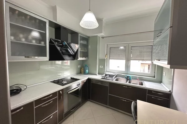 Shtepi me qera 2+1 ne Tirane - 600 Euro