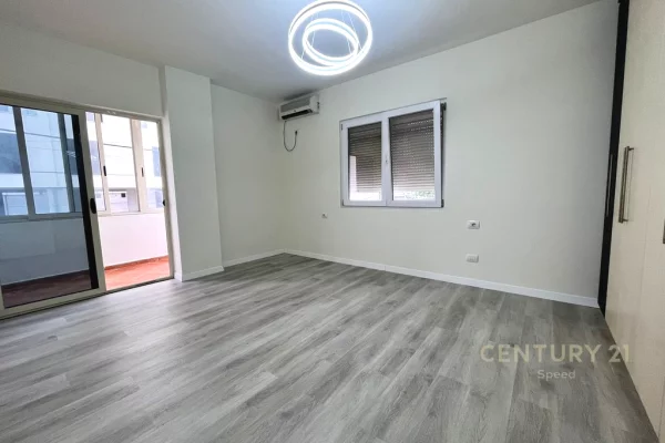Business Property for Rent 3+1 in Tirana - 650 Euro