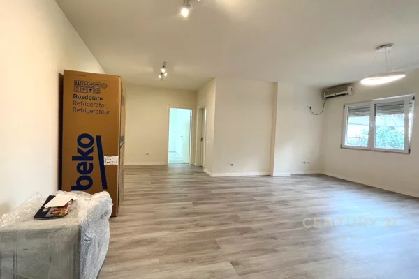 Business Property for Rent 3+1 in Tirana - 650 Euro