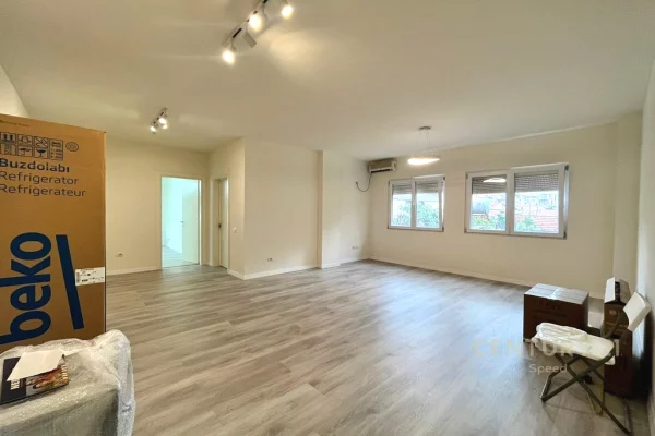 Business Property for Rent 3+1 in Tirana - 650 Euro