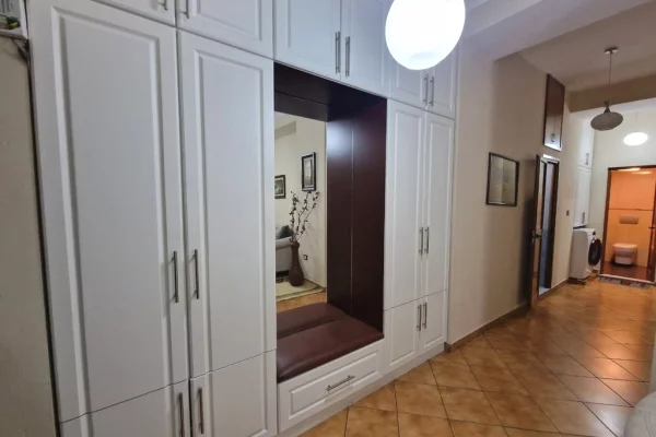 Shtepi me qera 2+1 ne Tirane - 900 Euro