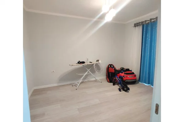 Business Property for Rent 3+1 in Tirana - 900 Euro