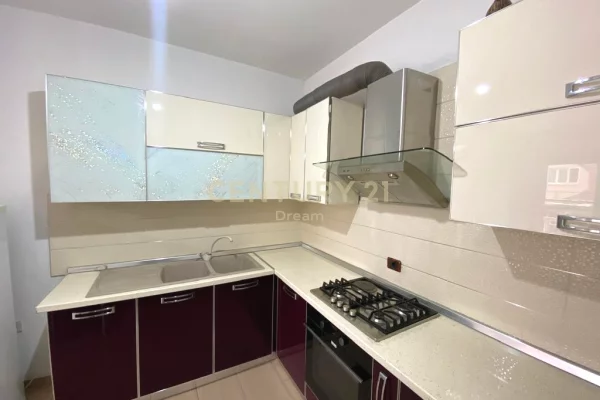 Shtepi me qera 2+1 ne Tirane - 550 Euro