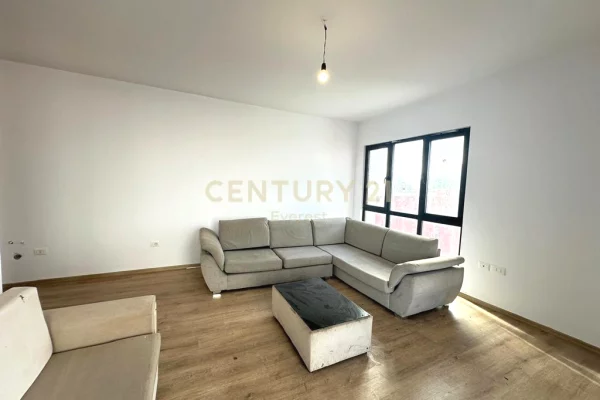 Shtepi me qera 2+1 ne Tirane - 550 Euro