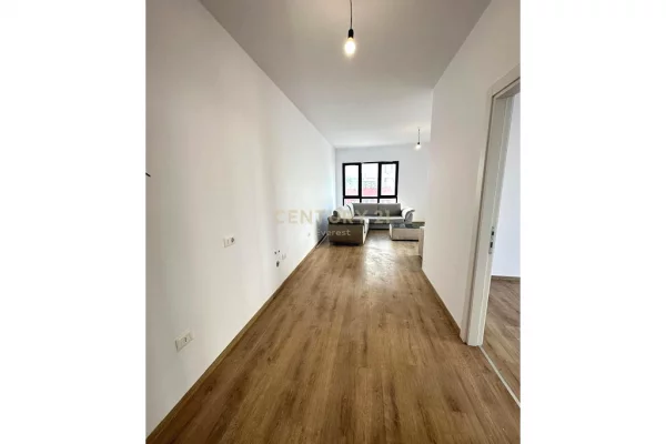 Shtepi me qera 2+1 ne Tirane - 550 Euro