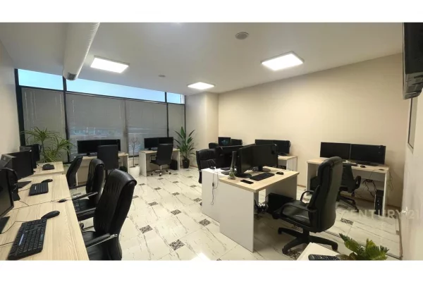 Business Property for Rent 3+1 in Tirana - 2,350 Euro