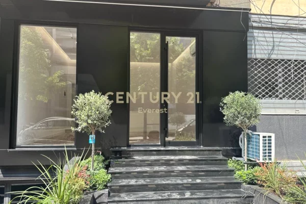 Business Property for Rent 1+1 in Tirana - 800 Euro