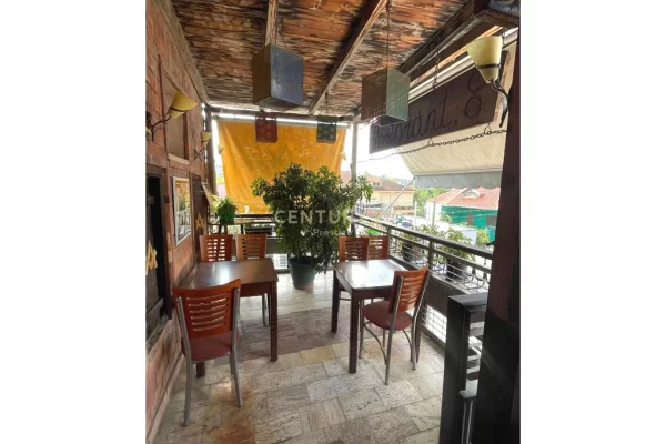 BAR-RESTORANT ME QIRA, VENDOSUR TEK RRETH-RROTULLIMI I SHKOZES!