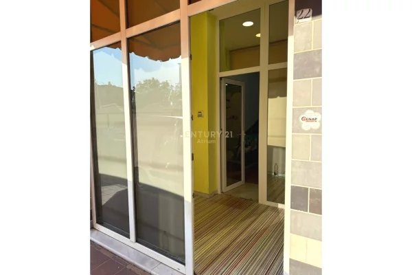 JEPET AMBIENT KOMERCIAL KAT PERDHE TEK OXHAKU!!!