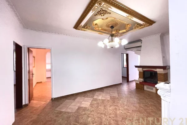 Business Property for Rent 3+1 in Tirana - 1,200 Euro