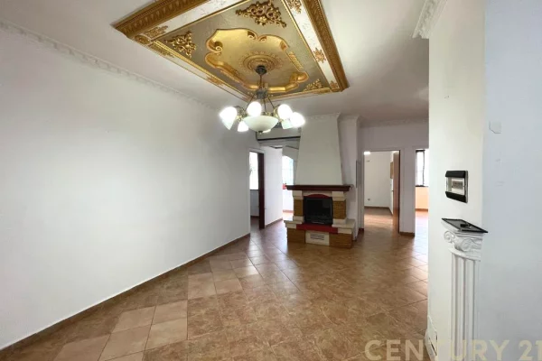 Business Property for Rent 3+1 in Tirana - 1,200 Euro