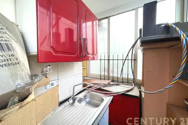 APARTAMENT 5+2+2 PER QIRA TEK ISH-EKSPOZITA!