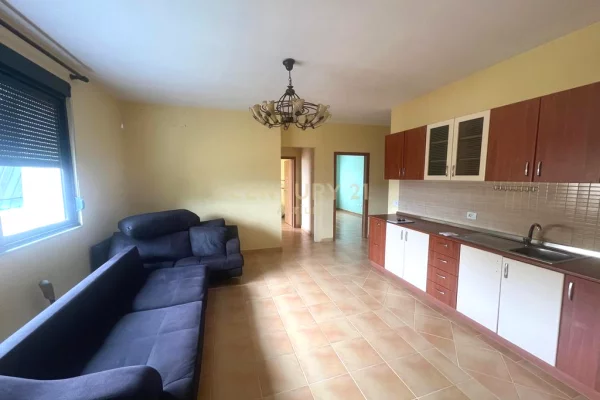 Business Property for Rent 3+1 in Tirana - 650 Euro