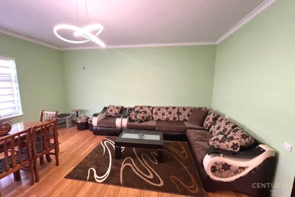 Shtepi me qera 2+1 ne Tirane - 550 Euro