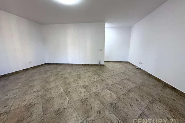 Business Property for Rent 3+1 in Tirana - 1,000 Euro