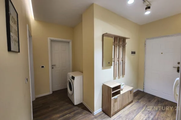 Shtepi ne shitje Apartament ne Tirane, 1+1, Mobilimi E mobiluar, Pagesa 269,000  Euro.