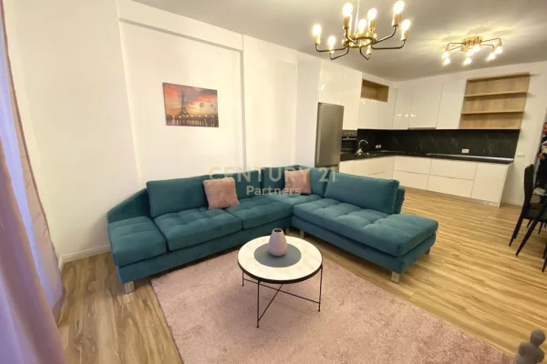 Shtepi me qera 2+1 ne Tirane - 570 Euro